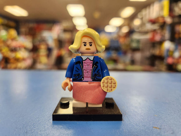 Stranger Things Eleven with Wig & Waffles Mini Figure